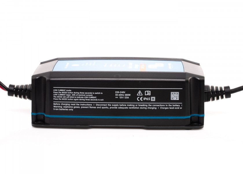 Купить VICTRON BPC122531064 Умное зарядное устройство синего цвета IP65 12 В / 25 А 7ft.ru в интернет магазине Семь Футов