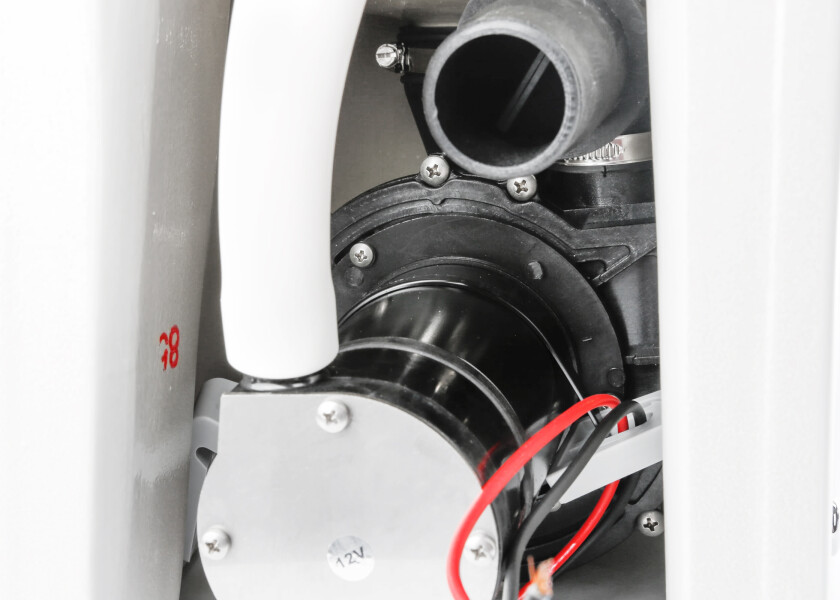 Купить OCEAN TECHNOLOGIES LAGUNA Electric On-Board Toilet / 24 V / standard size / sea water pump 10962-bvs 7ft.ru в интернет магазине Семь Футов