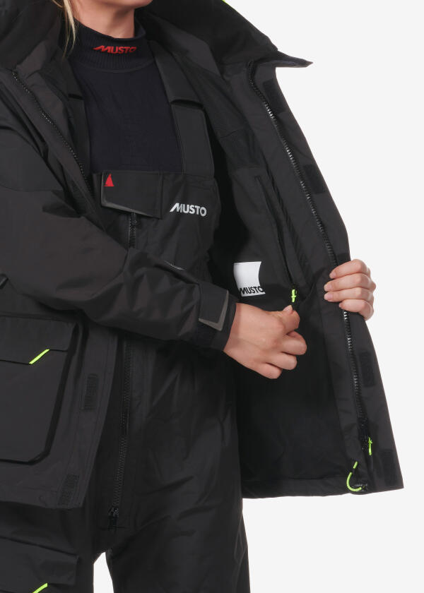 Купить MUSTO 82399_990-L Женская куртка Channel BR1 / черный / Размер одежды: L 7ft.ru в интернет магазине Семь Футов