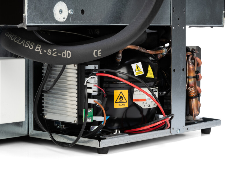 Купить VITRIFRIGO 0400-0571 C85i Холодильник / 85 л. / черный 7ft.ru в интернет магазине Семь Футов