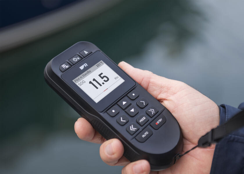 Купить RAYMARINE Радиопульт дистанционного управления автопилотом RCU-1 вкл. шлюз РГ-1 7ft.ru в интернет магазине Семь Футов