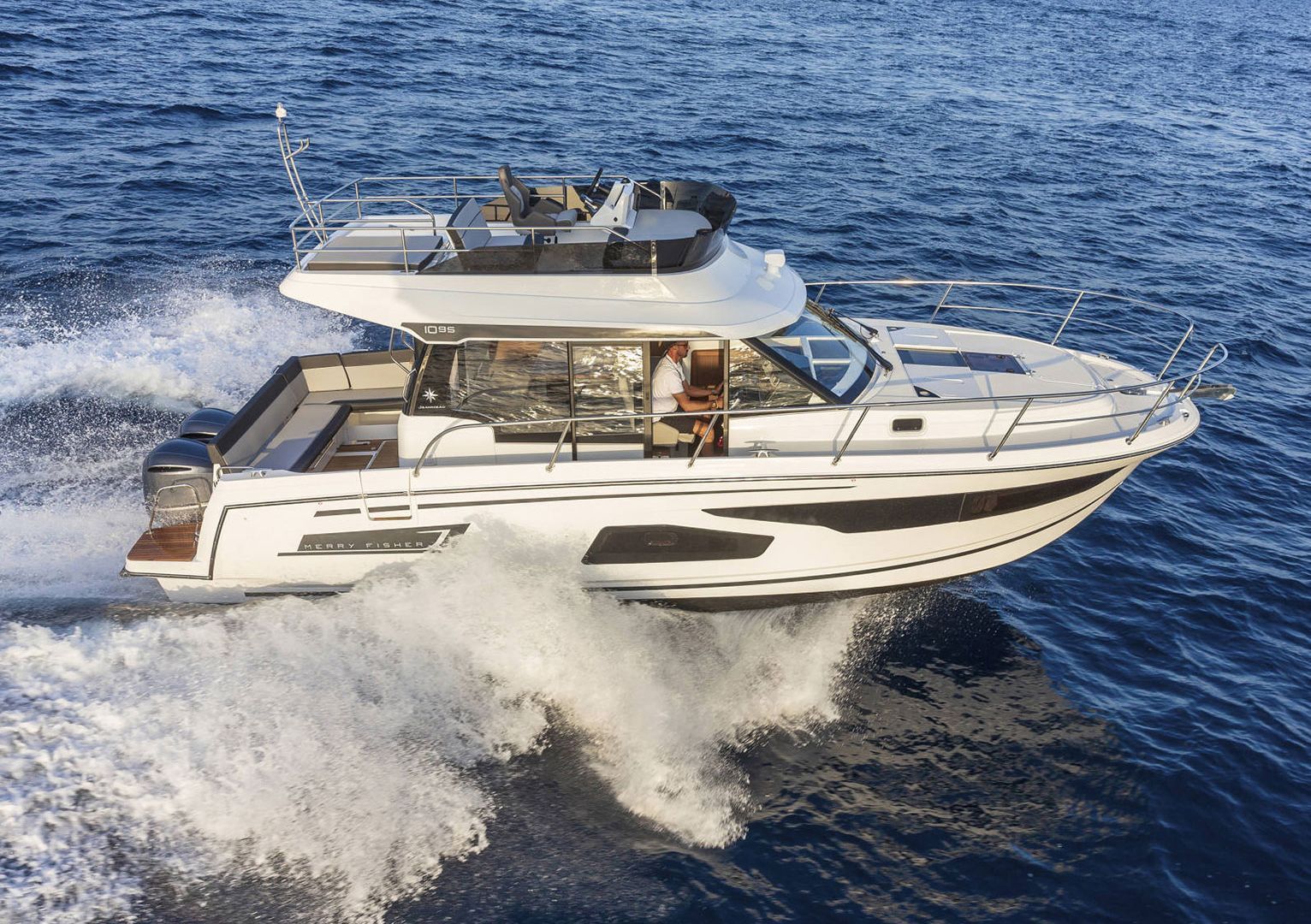 Купить Катер Jeanneau Merry Fisher 1095 FLY с моторами 300 л.с. KITMF10 7ft.ru в интернет магазине Семь Футов
