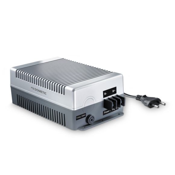Зарядное устройство IU0U Dometic PerfectCharge IU 812 9600000037 120 x 70 x 200 мм 12 В 8 А