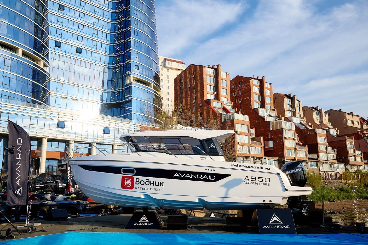 Купить Катер AVANRAID A850 ADVENTURE A850_Z 7ft.ru в интернет магазине Семь Футов