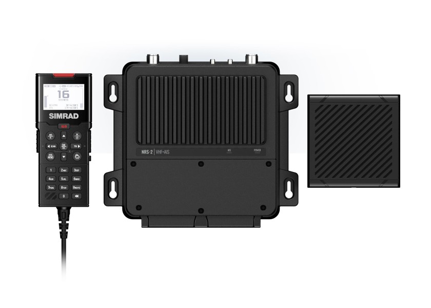 Купить SIMRAD Морская радиостанция RS100-B Black Box VHF / со встр. Транспондер АИС 7ft.ru в интернет магазине Семь Футов