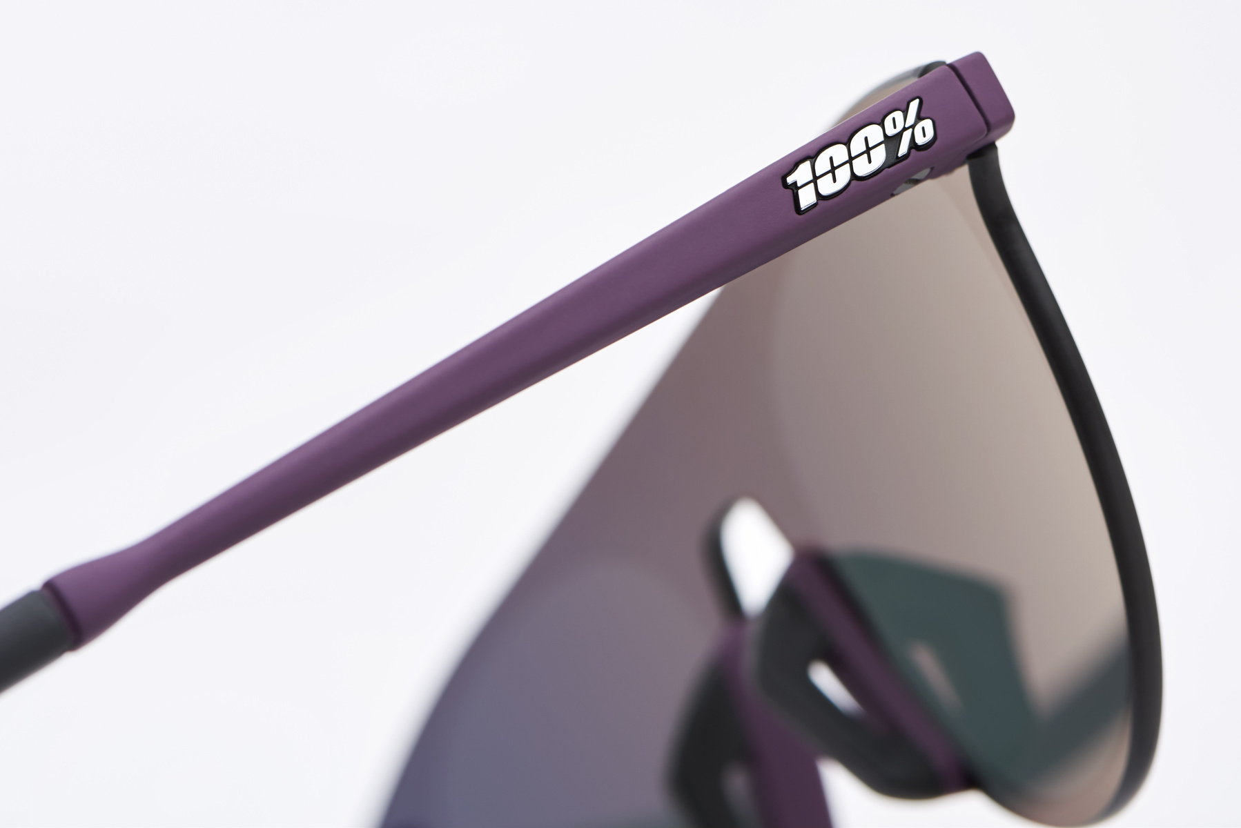 Купить Спортивные очки 100% LEGERE COIL Soft Tact Deep Purple - Black Mirror Lens, 60055-00004 7ft.ru в интернет магазине Семь Футов