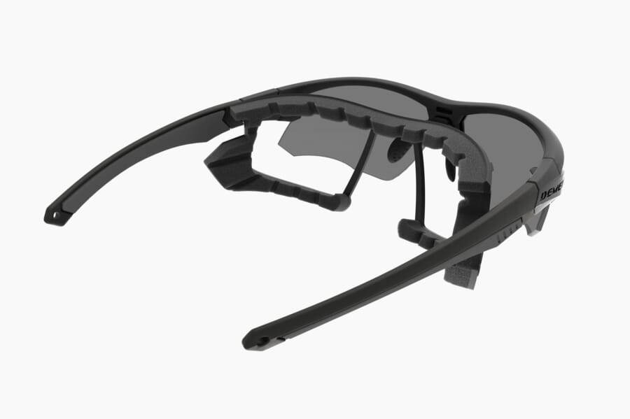 Купить Спортивные очки Demetz Pulsa 2 / Mat Black / Shiny Black Brown Screen Silver Mirror Cat.3, pulsa25101bc74 7ft.ru в интернет магазине Семь Футов