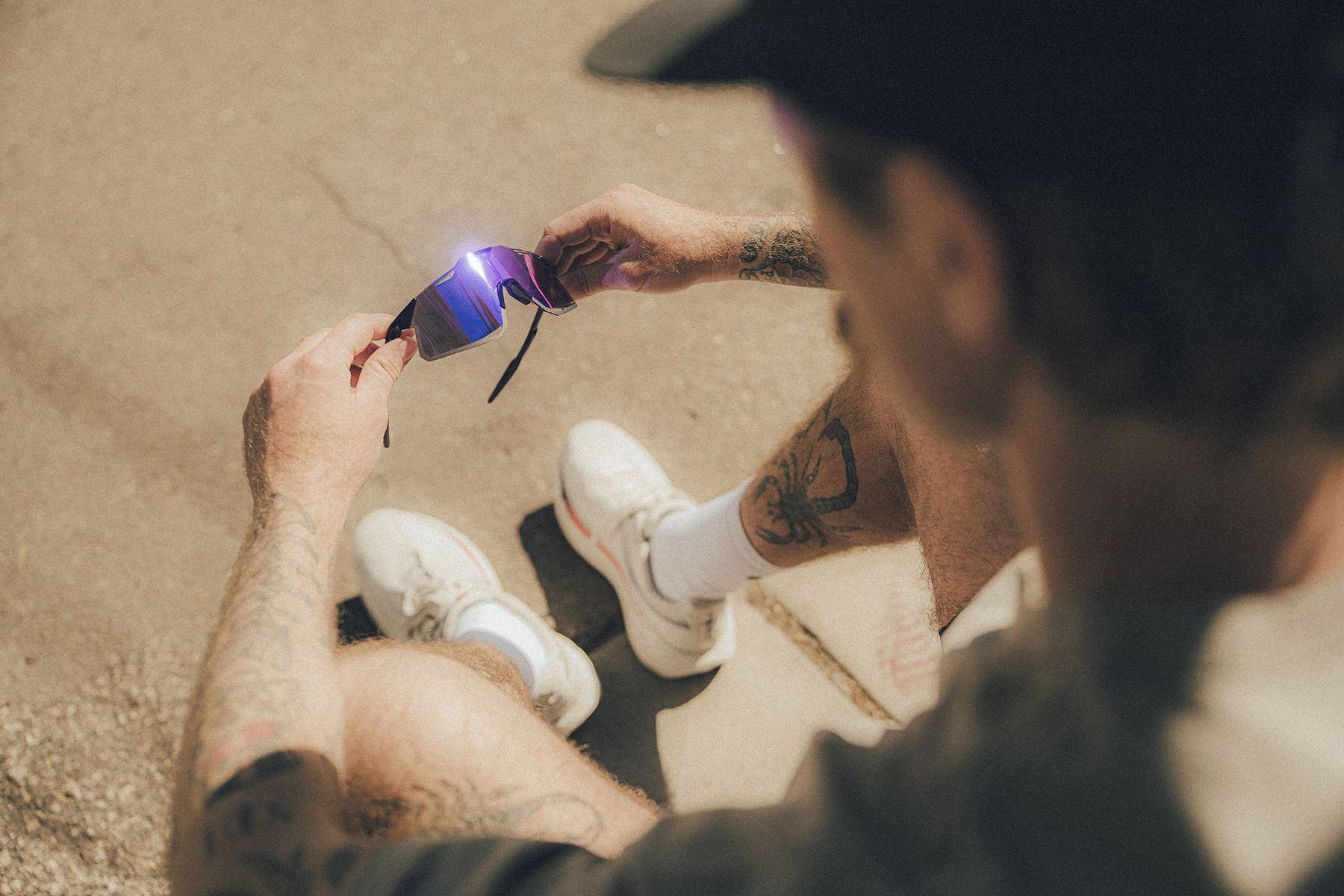 Купить Спортивные очки 100% HYPERCRAFT Gloss Black - Purple Flash Mirror Photochromic Lens, 60000-00031 7ft.ru в интернет магазине Семь Футов