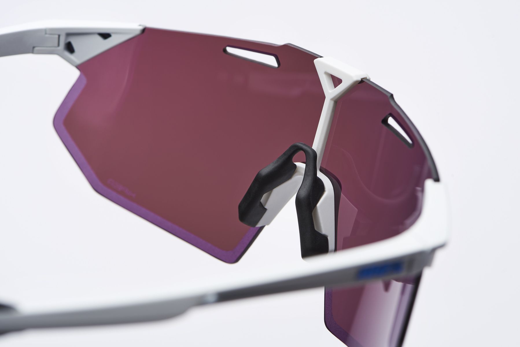 Купить Спортивные очки 100% HYPERCRAFT SQ Soft Tact White - HiPER Blue Mirror Lens, 60001-00004 7ft.ru в интернет магазине Семь Футов