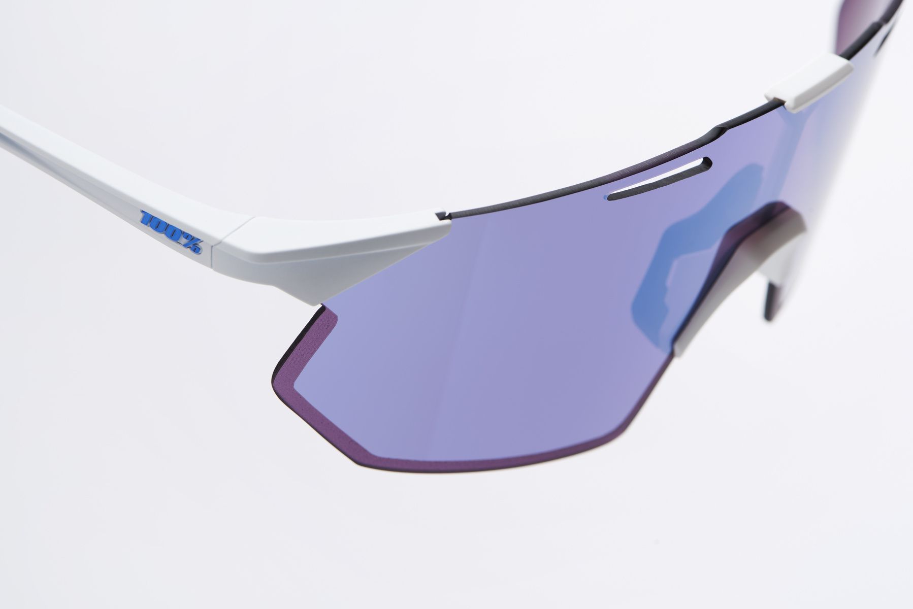 Купить Спортивные очки 100% HYPERCRAFT SQ Soft Tact White - HiPER Blue Mirror Lens, 60001-00004 7ft.ru в интернет магазине Семь Футов