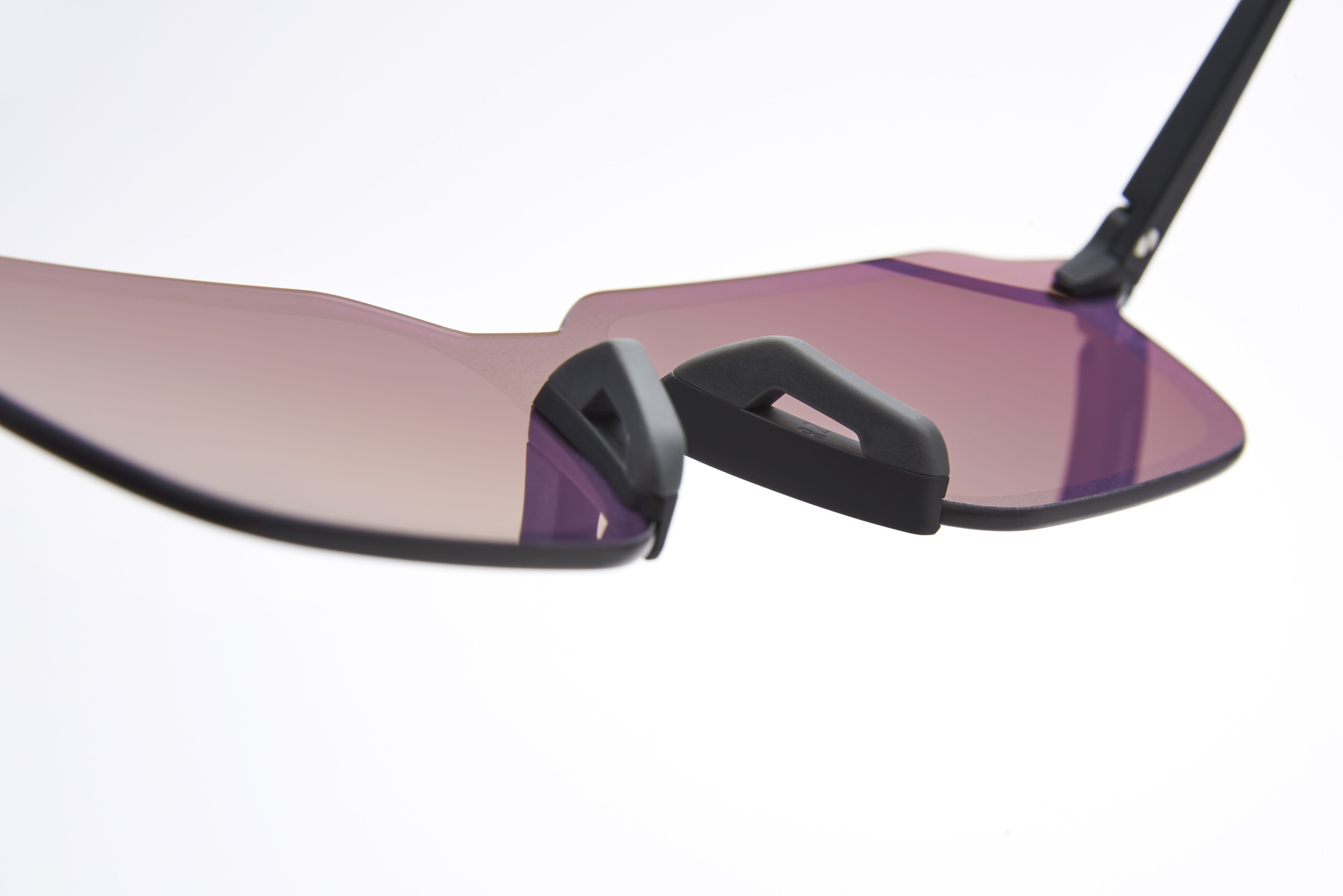 Купить Спортивные очки 100% LEGERE TRAP Soft Tact Black - HiPER Blue Mirror Lens, 60056-00002 7ft.ru в интернет магазине Семь Футов