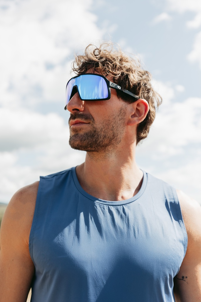 Купить Спортивные очки GOG Kari / Matt Black / Polarized Reflex White-Blue, e537-2p 7ft.ru в интернет магазине Семь Футов