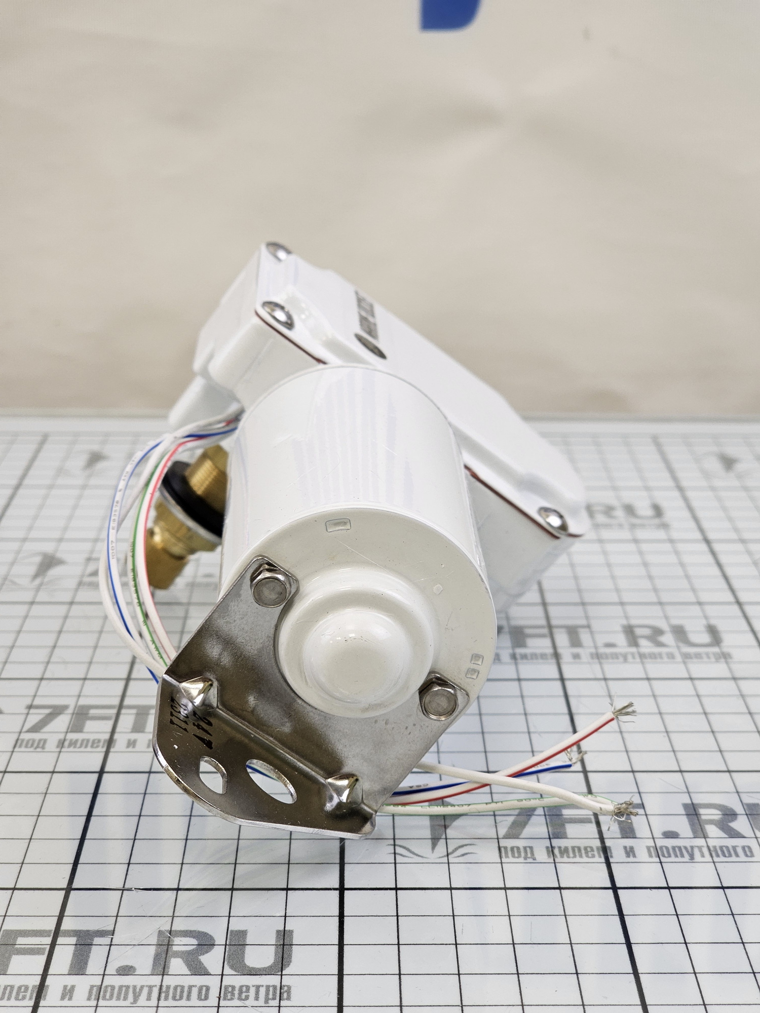 Купить Электропривод стеклоочистителя Marine Rocket MR7111-V24 24В 110˚ Ø25,4мм 2 скорости для рычагов 610мм 7ft.ru в интернет магазине Семь Футов