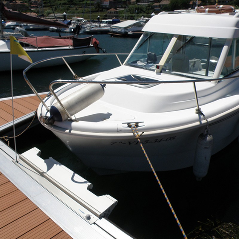 кранец носовой для катера. крепления для кранцев на леер. кранцы yamarin. кранец 21,6x68,6см черный. кранец 12х42.