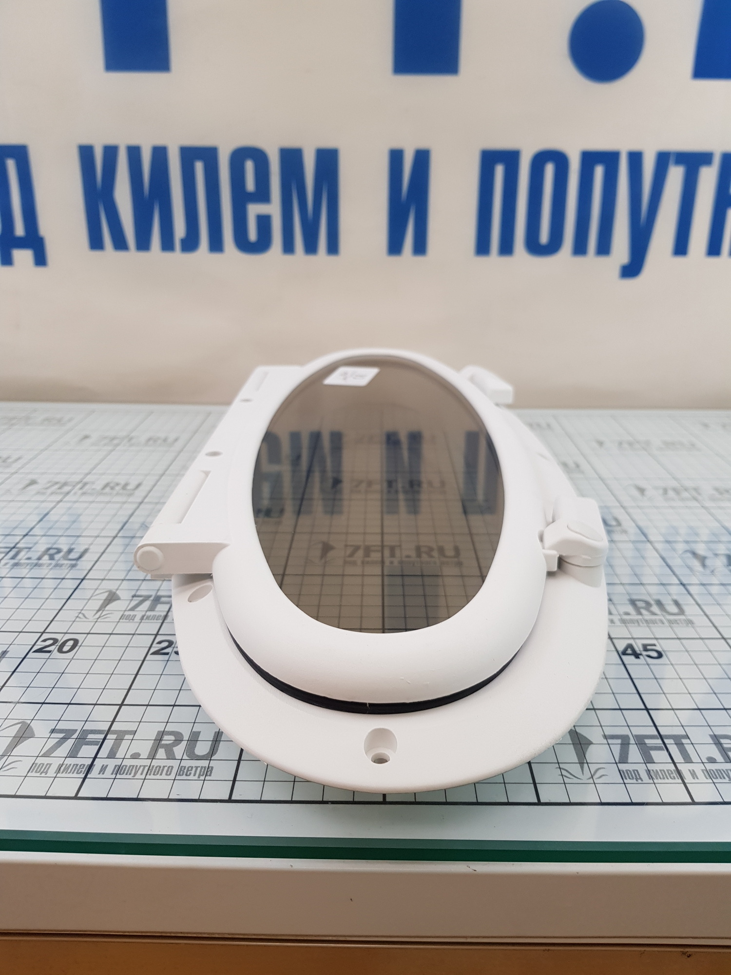 Купить Иллюминатор открывающийся овальный HMG JB Elliptical Port Light 593-518-05-02-02-1.00 220x553мм отделка из белого пластика в комплекте с кольцом из нержавеющей стали и москитной сеткой 7ft.ru в интернет магазине Семь Футов