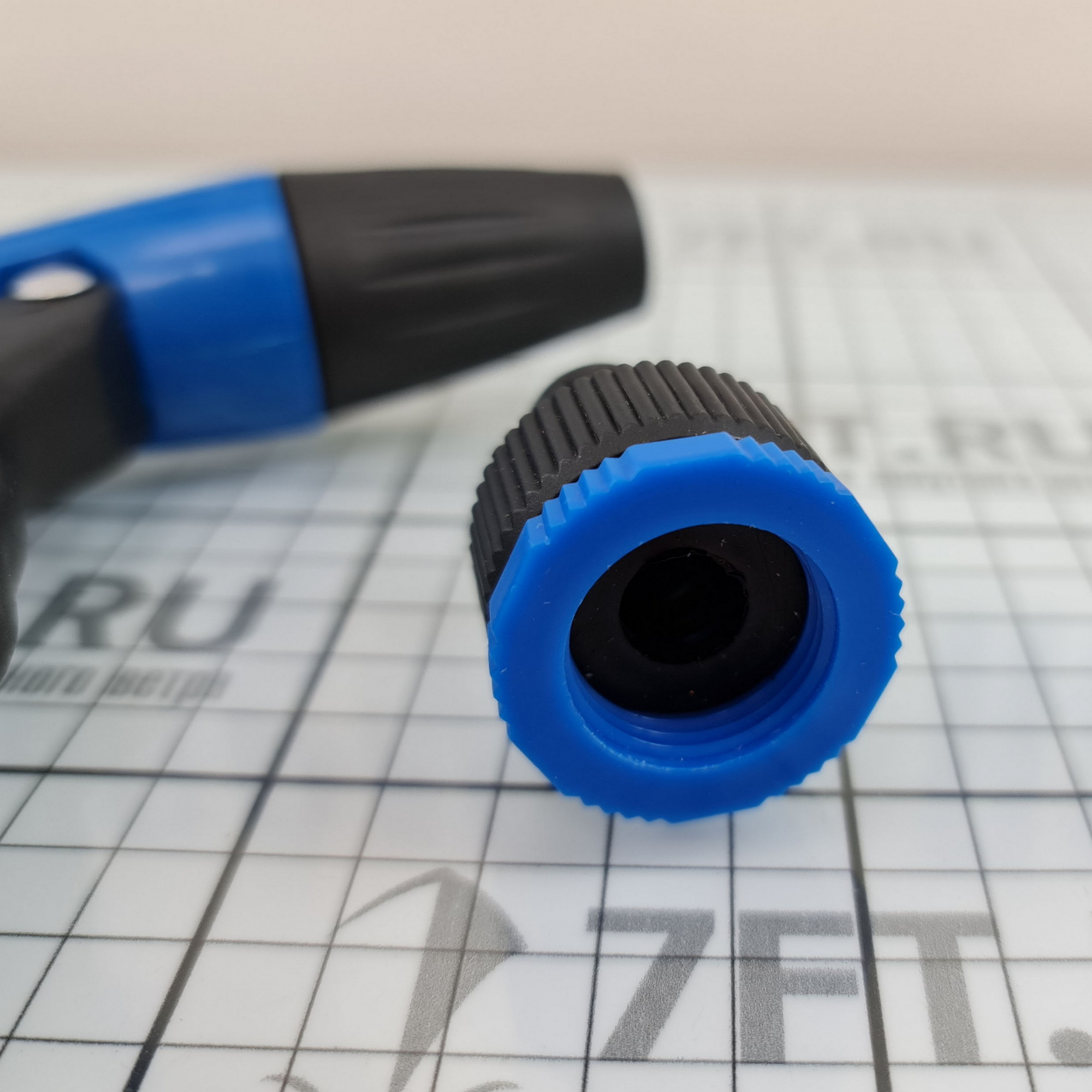 Купить Складывающийся шланг для мытья палубы из ЭВА с фитингами и распылителем 4,5 м, Osculati 36.464.39 7ft.ru в интернет магазине Семь Футов