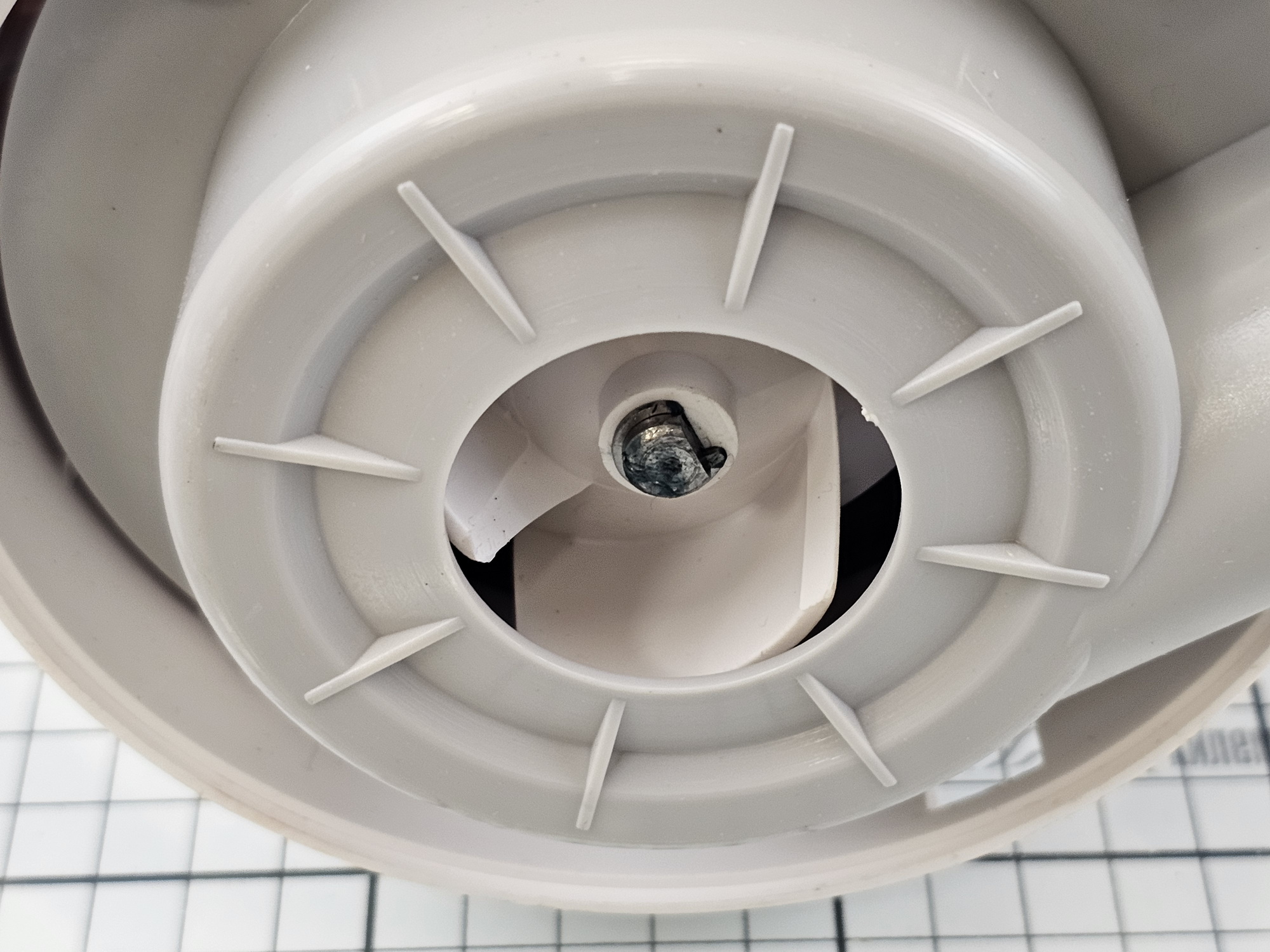 Купить Погружная трюмная помпа Europump II 3000 12В 13А 192л/ч под шланг Ø32мм, Osculati 16.122.18 7ft.ru в интернет магазине Семь Футов