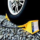 Купить Camco 17-44470 Двойной колёсный упор с верёвкой Yellow 25x13x13 66 cm 7ft.ru в интернет магазине Семь Футов