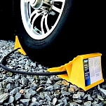 Camco 17-44470 Двойной колёсный упор с верёвкой Yellow 25x13x13 66 cm