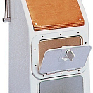 Рулевая стойка из белого стеклопластика со вставками из морской фанеры 400 x 440 х 810 мм + поручень 90 мм, Osculati 48.300.00