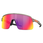 Oakley OO9463-6839-0 Солнцезащитные очки Sutro lite Золотистый Matte Grey Ink Matte Prizm Road/CAT3