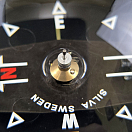 Купить Компас морской Silva 85E 120x67мм c плоской картушкой Ø85мм с кольцом памяти и подсветкой крепление на плоскость из черного акрила 7ft.ru в интернет магазине Семь Футов