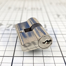 Купить Врезной замок левый 163x75x13мм квадрат 9мм без накладок и ручек антивибрационный из сатинированной хромированной латуни, Osculati 38.203.51SX 7ft.ru в интернет магазине Семь Футов