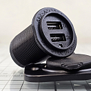 Купить Двойная розетка Easterner C3032 12В 3А USB 60x42,5x47,5мм чёрная для зарядки мобильных устройств влагозащищенная 7ft.ru в интернет магазине Семь Футов