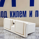 Купить Бардачок с замком и откидными подстаканниками 335x130x153мм из белого пластика, Osculati 20.021.50 7ft.ru в интернет магазине Семь Футов