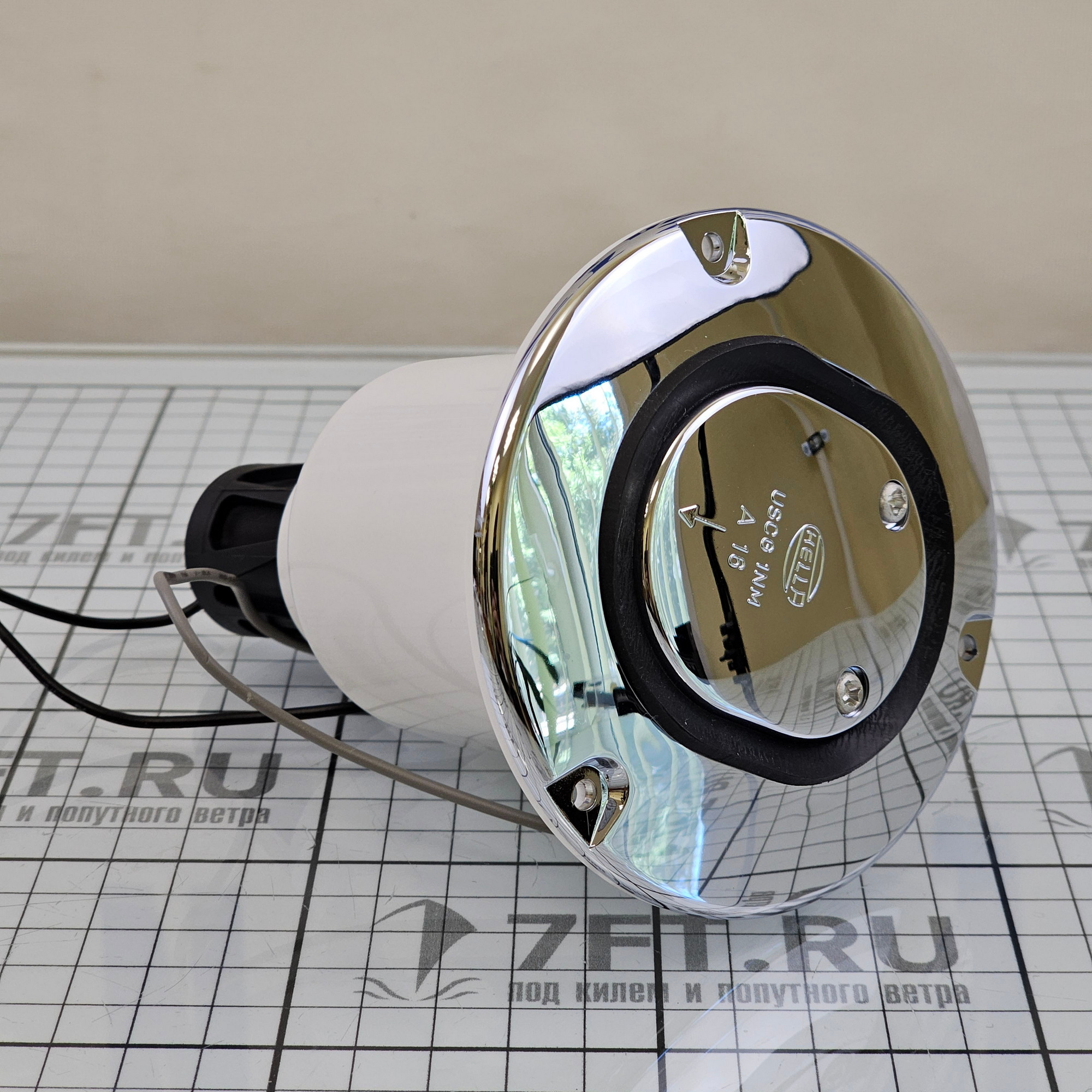 Купить Комбинированный ходовой огонь врезной Hella Marine Naviflex 2LT 995 006-041 Ø72х176мм 12В 5Вт 1 миля красный/зеленый хромированный из пластика 7ft.ru в интернет магазине Семь Футов