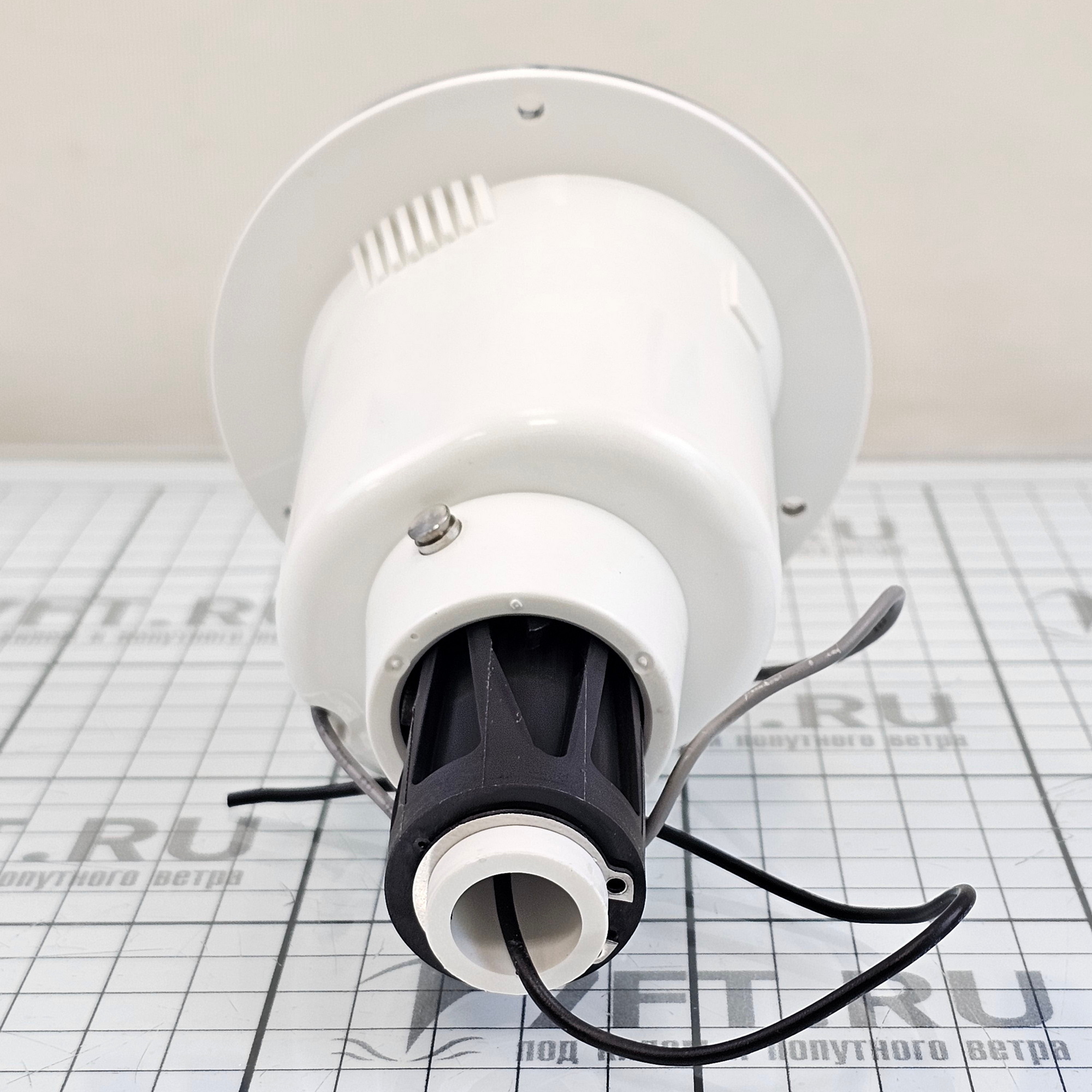 Купить Комбинированный ходовой огонь врезной Hella Marine Naviflex 2LT 995 006-041 Ø72х176мм 12В 5Вт 1 миля красный/зеленый хромированный из пластика 7ft.ru в интернет магазине Семь Футов