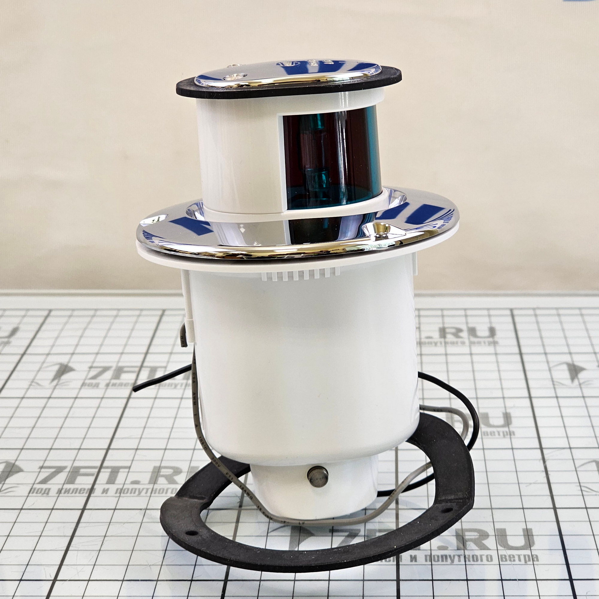 Купить Комбинированный ходовой огонь врезной Hella Marine Naviflex 2LT 995 006-041 Ø72х176мм 12В 5Вт 1 миля красный/зеленый хромированный из пластика 7ft.ru в интернет магазине Семь Футов