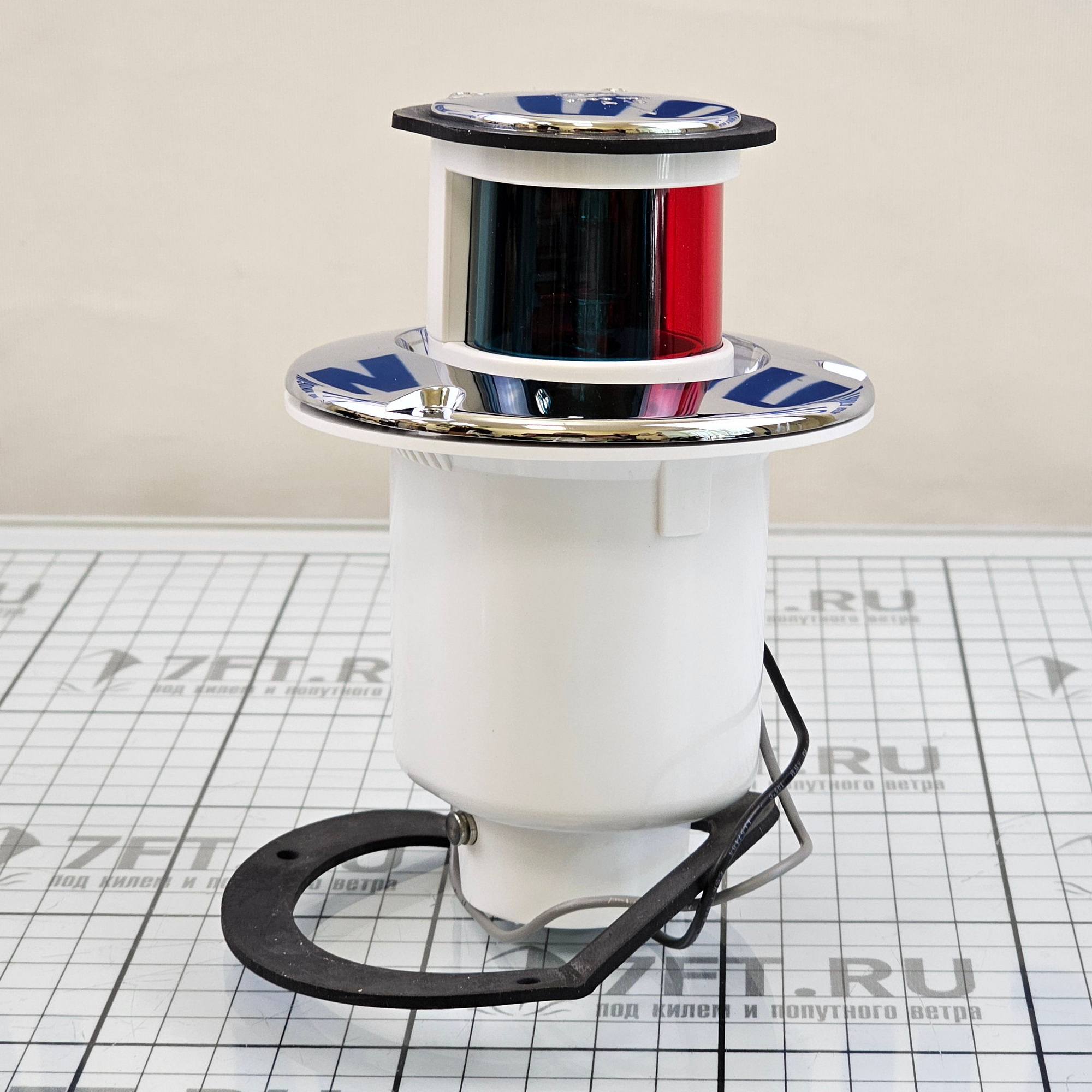 Купить Комбинированный ходовой огонь врезной Hella Marine Naviflex 2LT 995 006-041 Ø72х176мм 12В 5Вт 1 миля красный/зеленый хромированный из пластика 7ft.ru в интернет магазине Семь Футов