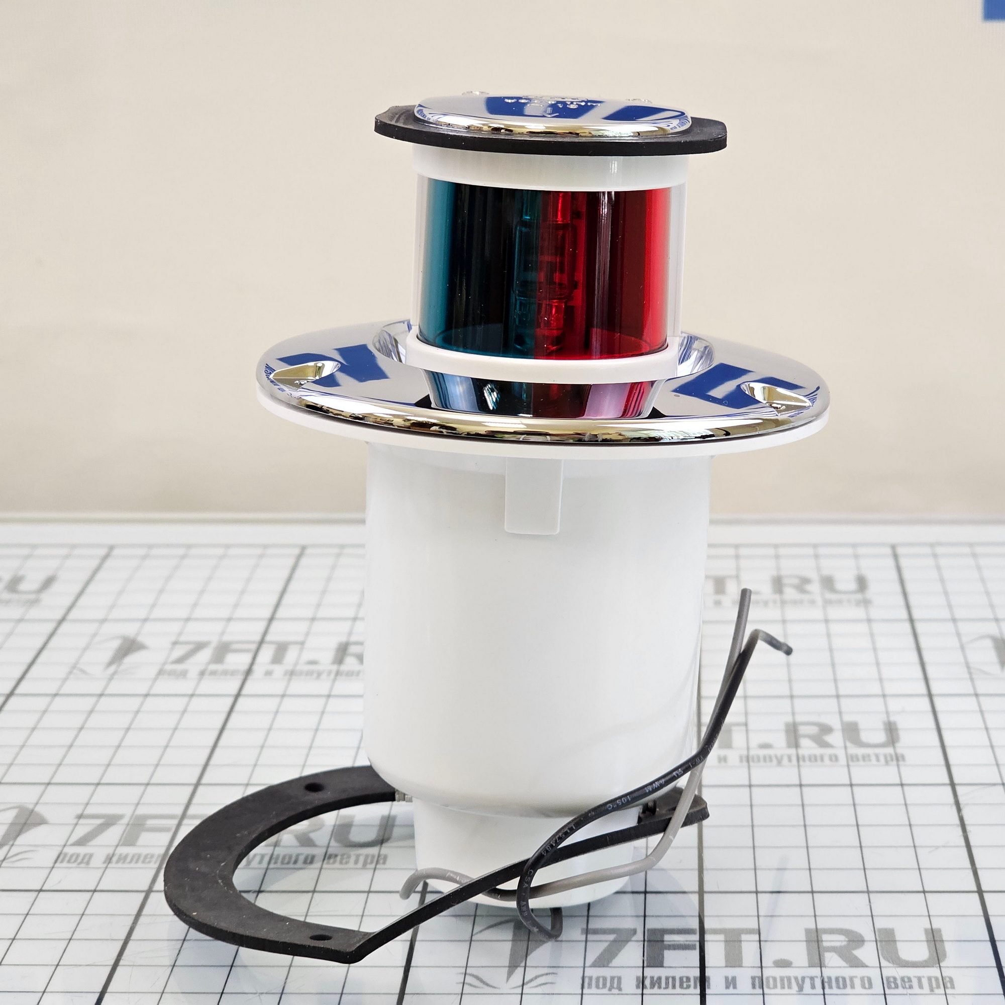 Купить Комбинированный ходовой огонь врезной Hella Marine Naviflex 2LT 995 006-041 Ø72х176мм 12В 5Вт 1 миля красный/зеленый хромированный из пластика 7ft.ru в интернет магазине Семь Футов