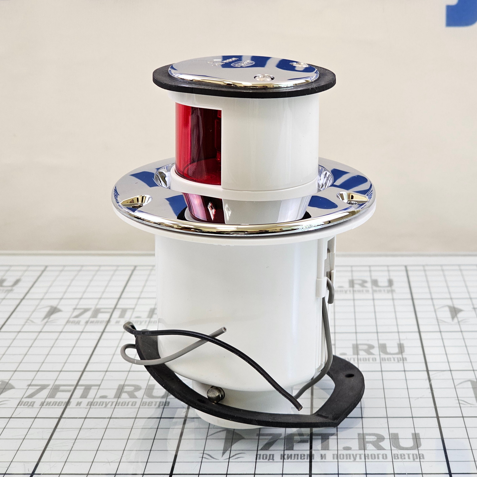 Купить Комбинированный ходовой огонь врезной Hella Marine Naviflex 2LT 995 006-041 Ø72х176мм 12В 5Вт 1 миля красный/зеленый хромированный из пластика 7ft.ru в интернет магазине Семь Футов