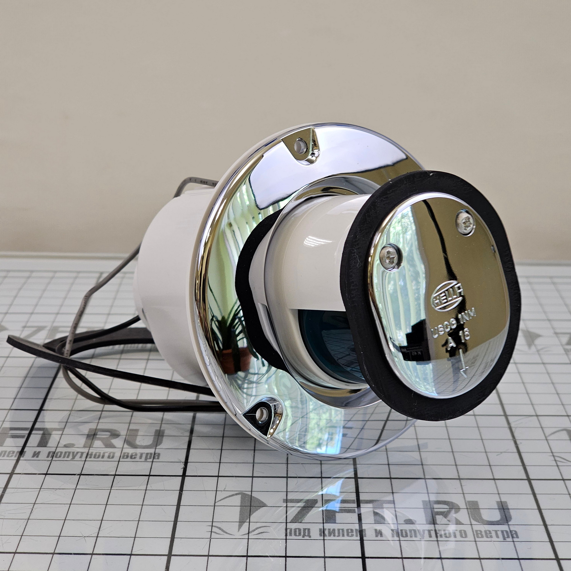 Купить Комбинированный ходовой огонь врезной Hella Marine Naviflex 2LT 995 006-041 Ø72х176мм 12В 5Вт 1 миля красный/зеленый хромированный из пластика 7ft.ru в интернет магазине Семь Футов