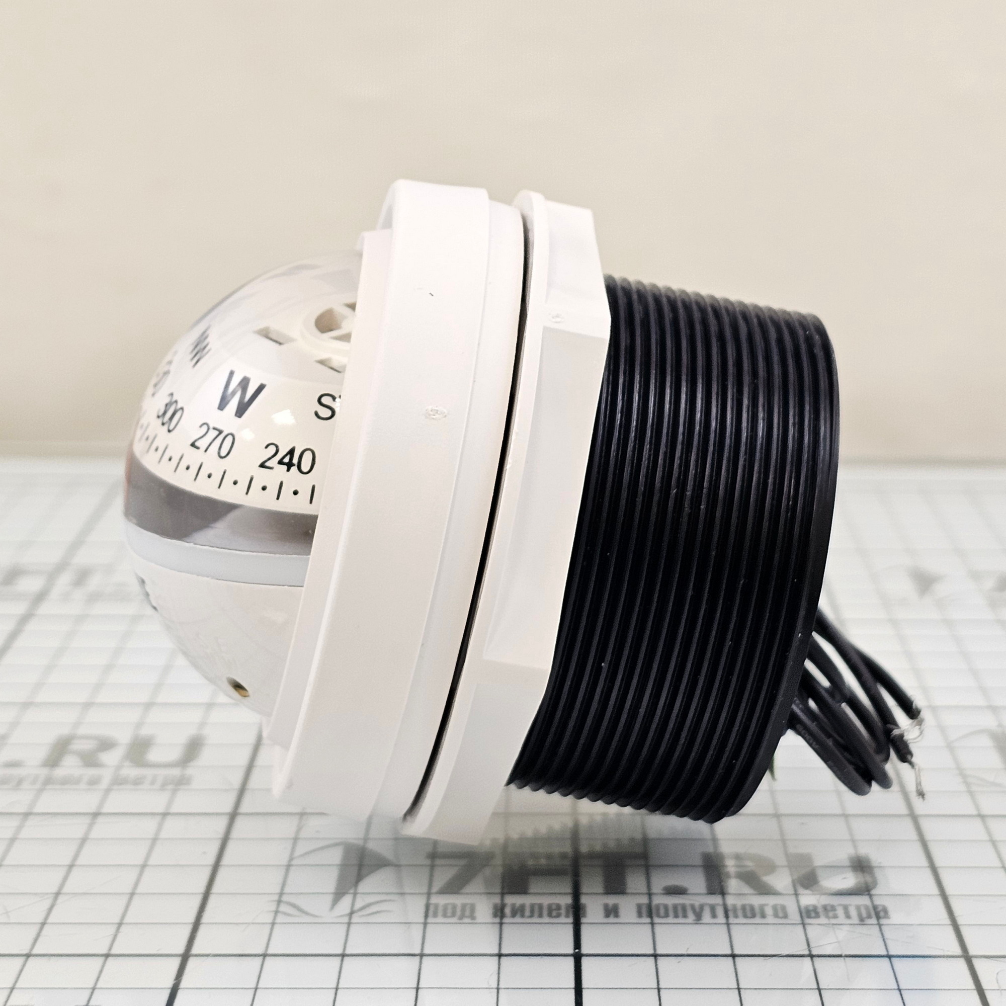 Купить Компас Ritchie Navigation Explorer V-57.2W картушка 70мм 12В 90x94мм врезной вертикальный с конической картушкой белый 7ft.ru в интернет магазине Семь Футов