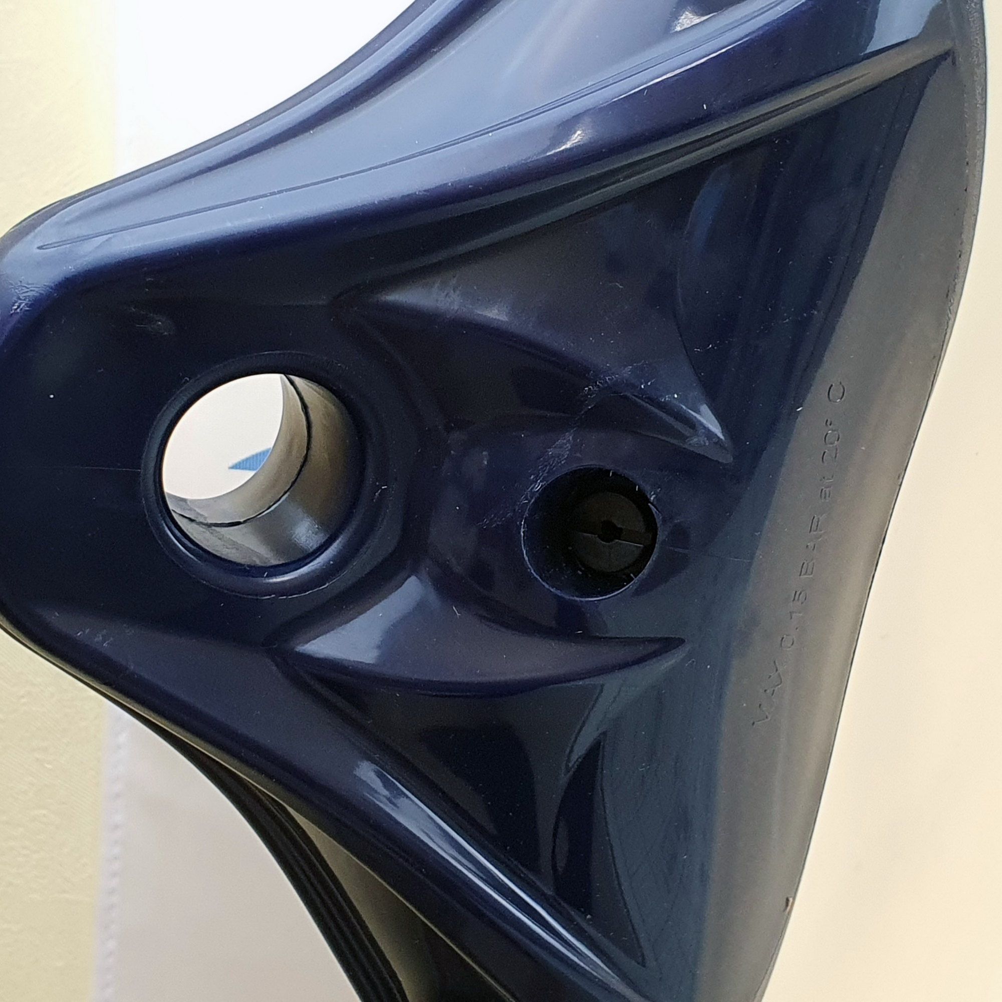 Купить Кранец швартовый Polyform F11 Ø590x1455мм 275л надувной из белого/синего ПВХ для судов от 18м 7ft.ru в интернет магазине Семь Футов