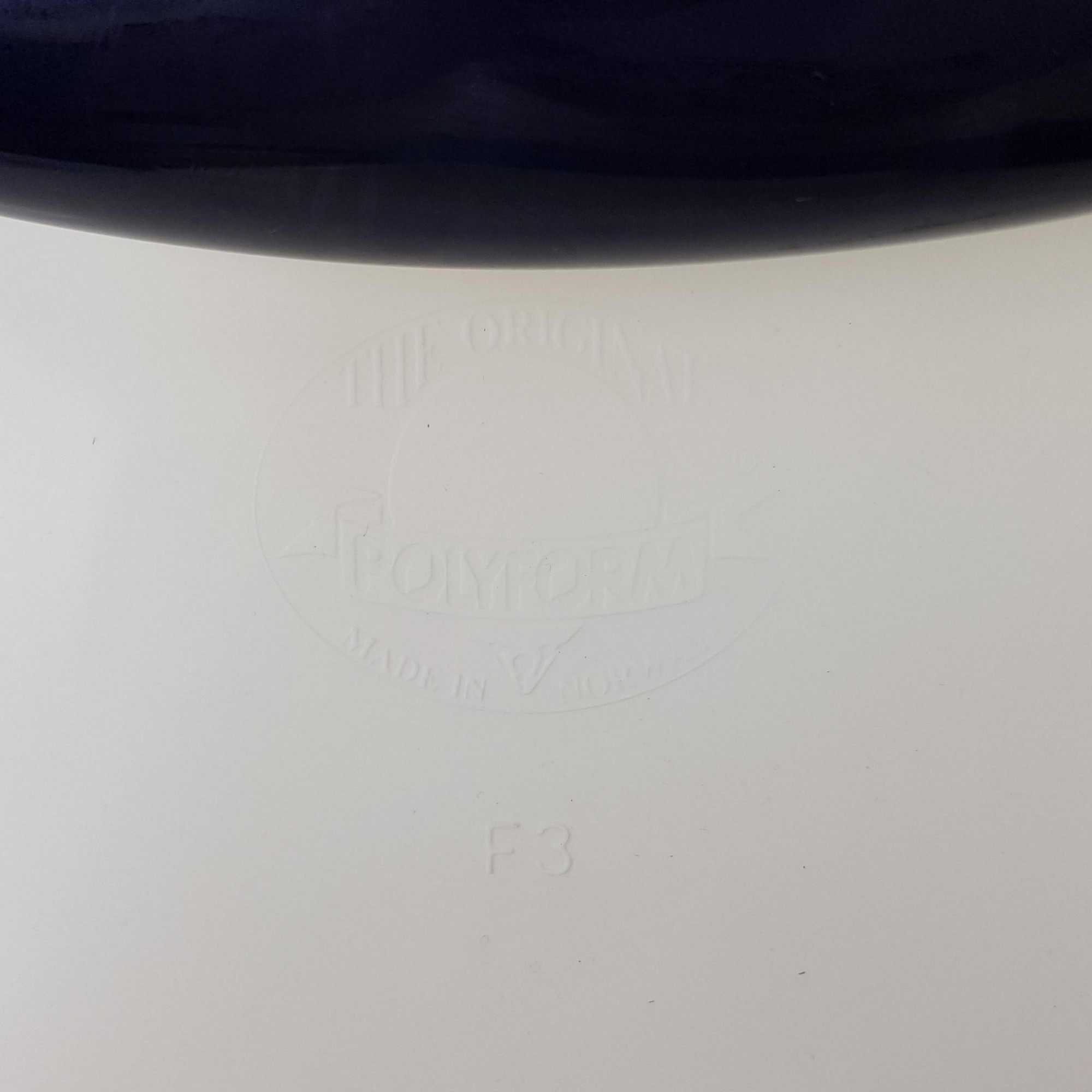 Купить Кранец из виниловой пластмассы Polyform F3 F-3/02 220 x 745 мм белый, с синими концами 7ft.ru в интернет магазине Семь Футов