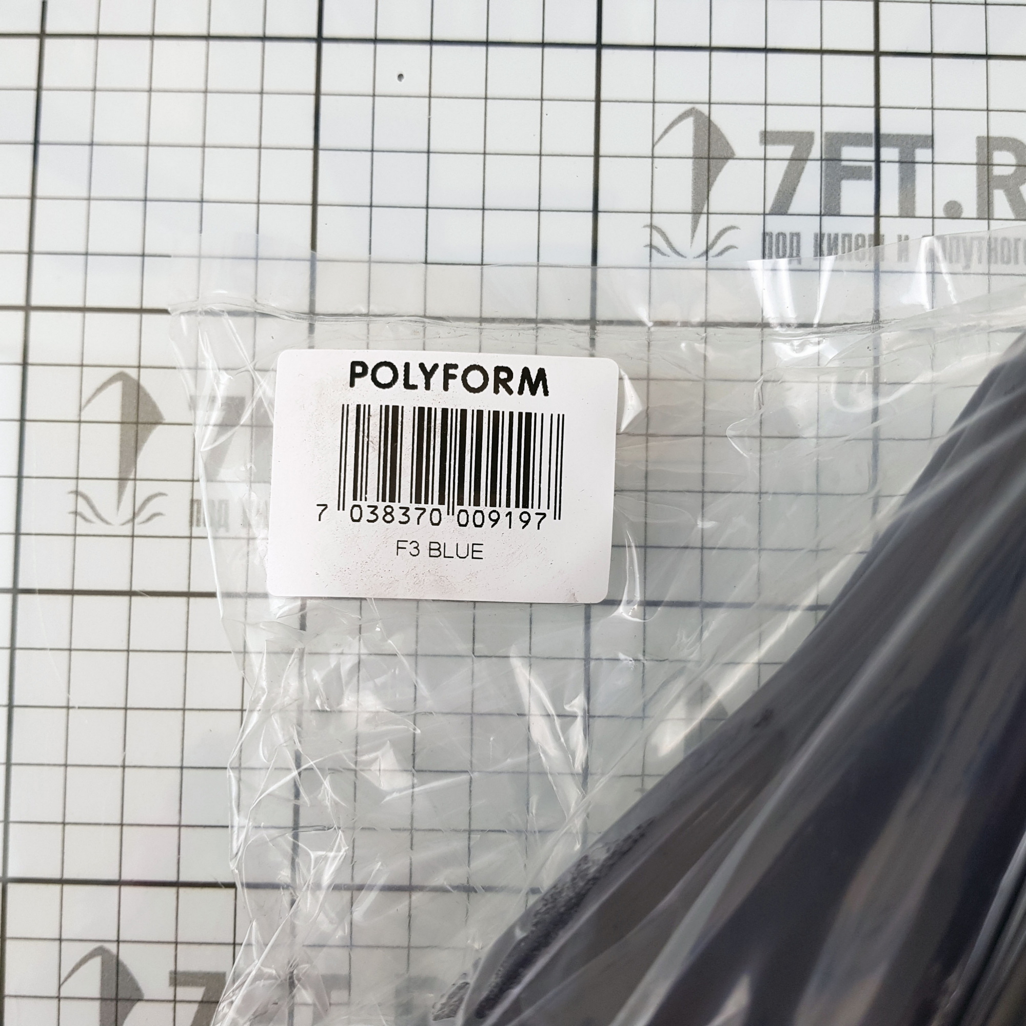 Купить Кранец из виниловой пластмассы Polyform F3 F-3/12 220 x 745 мм полностью синий 7ft.ru в интернет магазине Семь Футов