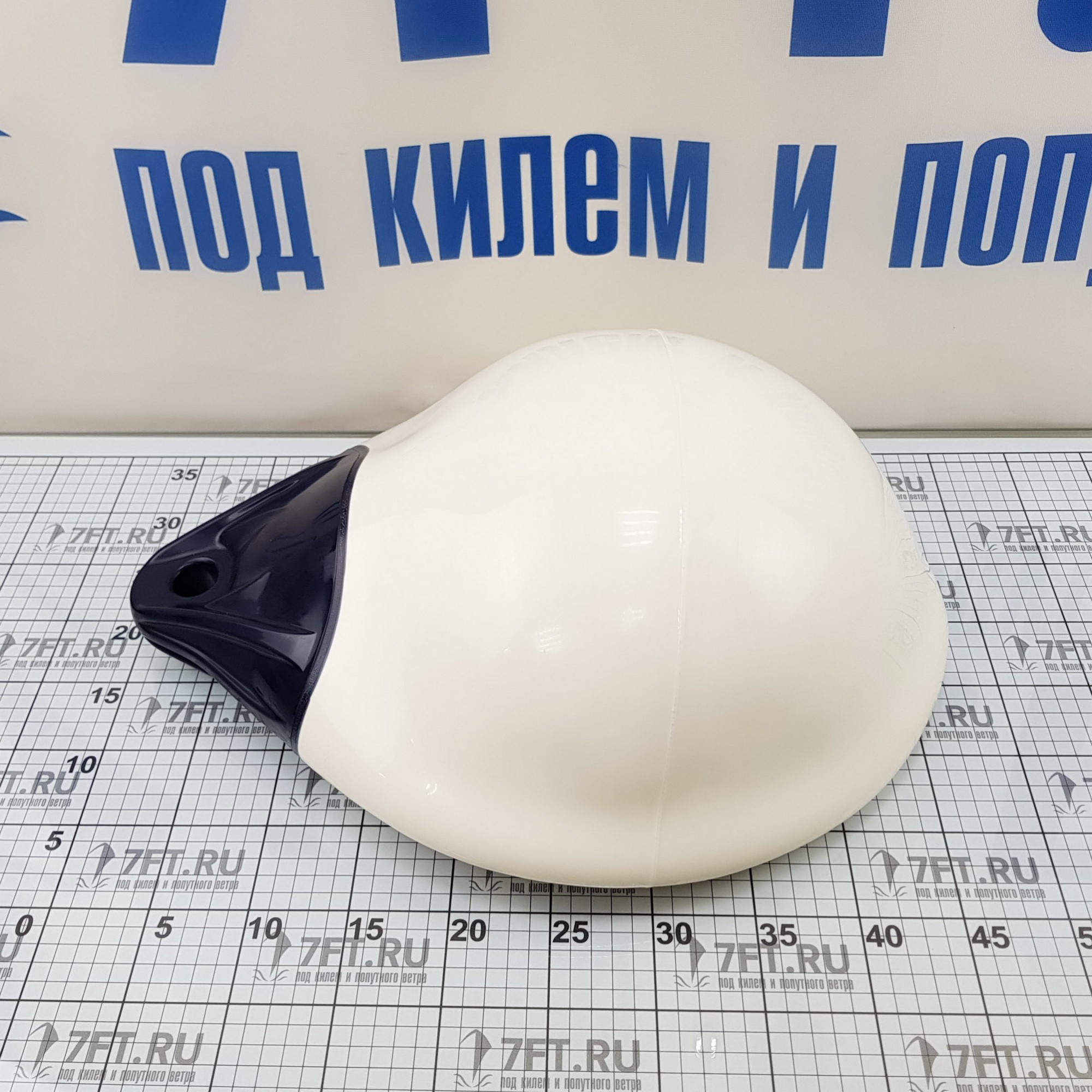 Купить Буй надувной Polyform A2 WTA-2/02 Ø400x510мм из белой виниловой пластмассы с синим рымом 7ft.ru в интернет магазине Семь Футов