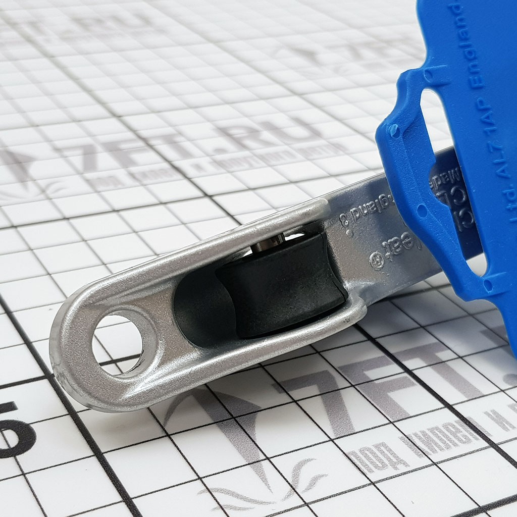 Купить Стопор щелевой для трапеций Clamcleat CL253 для троса Ø4-8мм с нейлоновым звеном 90x18x35мм из алюминия 7ft.ru в интернет магазине Семь Футов