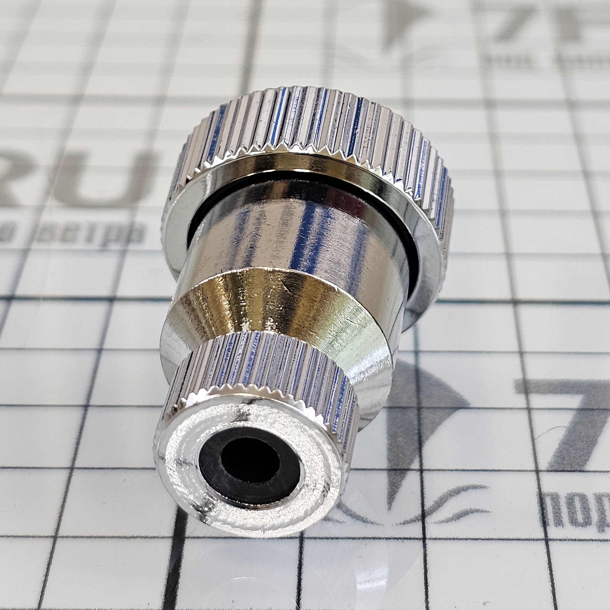 Купить Разъём палубный водостойкий трёхштырьковый Marine Quality 30263 2-3А Ø37мм из хромированной латуни 7ft.ru в интернет магазине Семь Футов