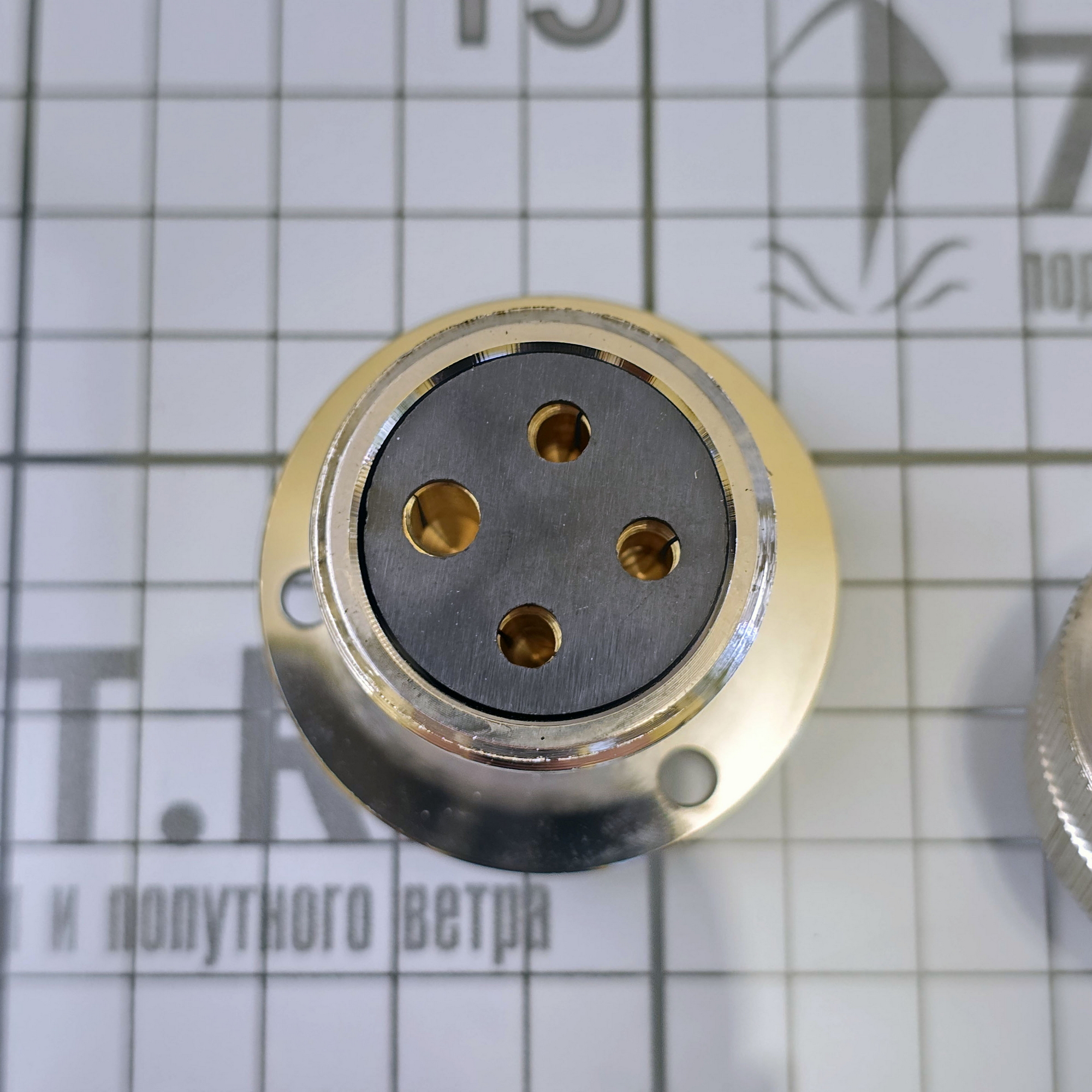 Купить Разъём палубный водостойкий четырёхштырьковый 30274 5 А 44 мм 7ft.ru в интернет магазине Семь Футов