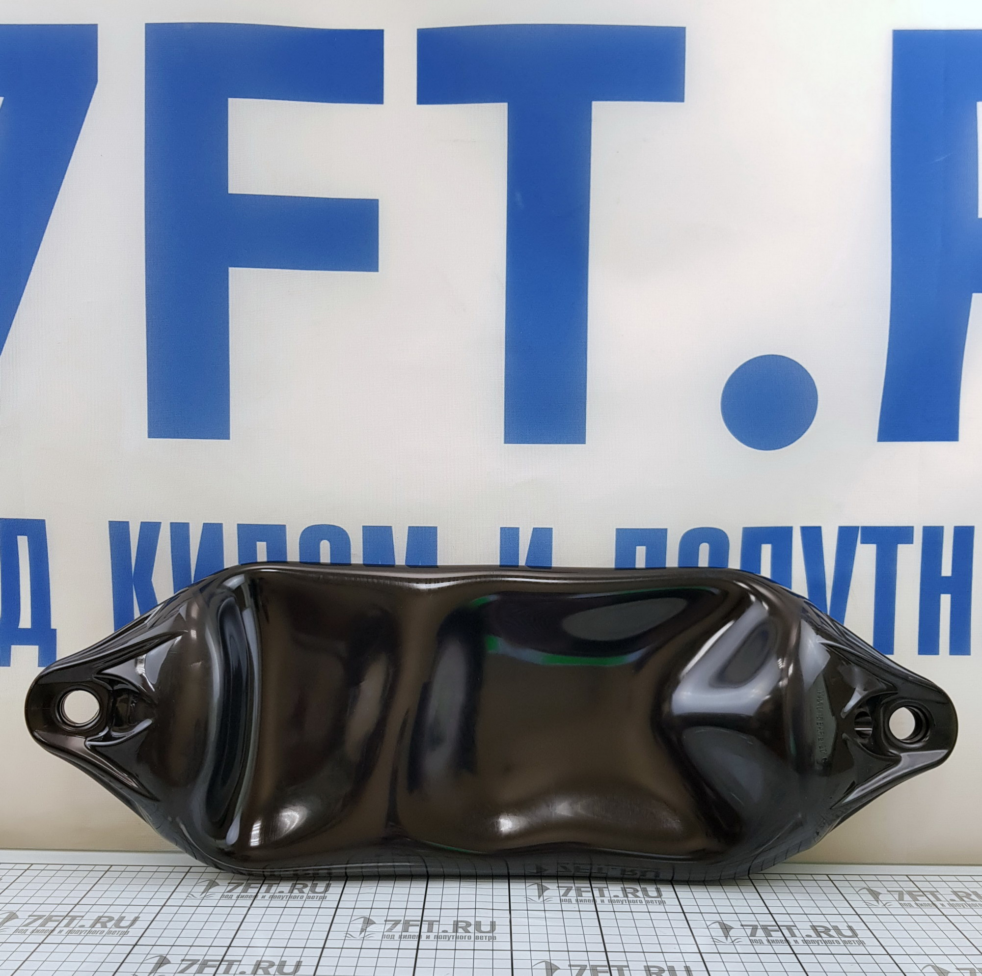 Купить Кранец из виниловой пластмассы Polyform F1 F-1/23 150 x 610 мм полностью черный 7ft.ru в интернет магазине Семь Футов