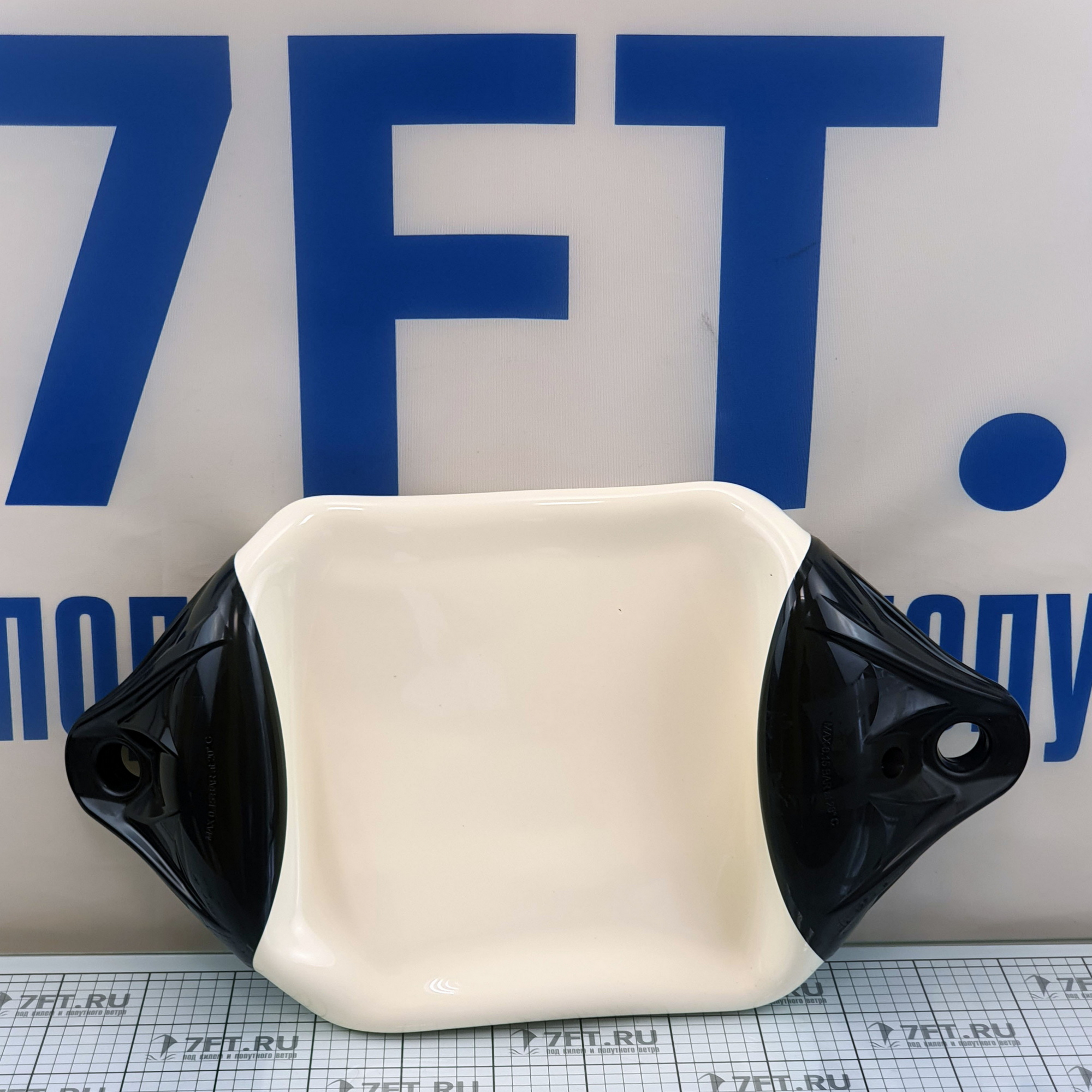 Купить Кранец Polyform F2 F-2/02BLT 220x610мм белый/черный по краям из виниловой пластмассы 7ft.ru в интернет магазине Семь Футов