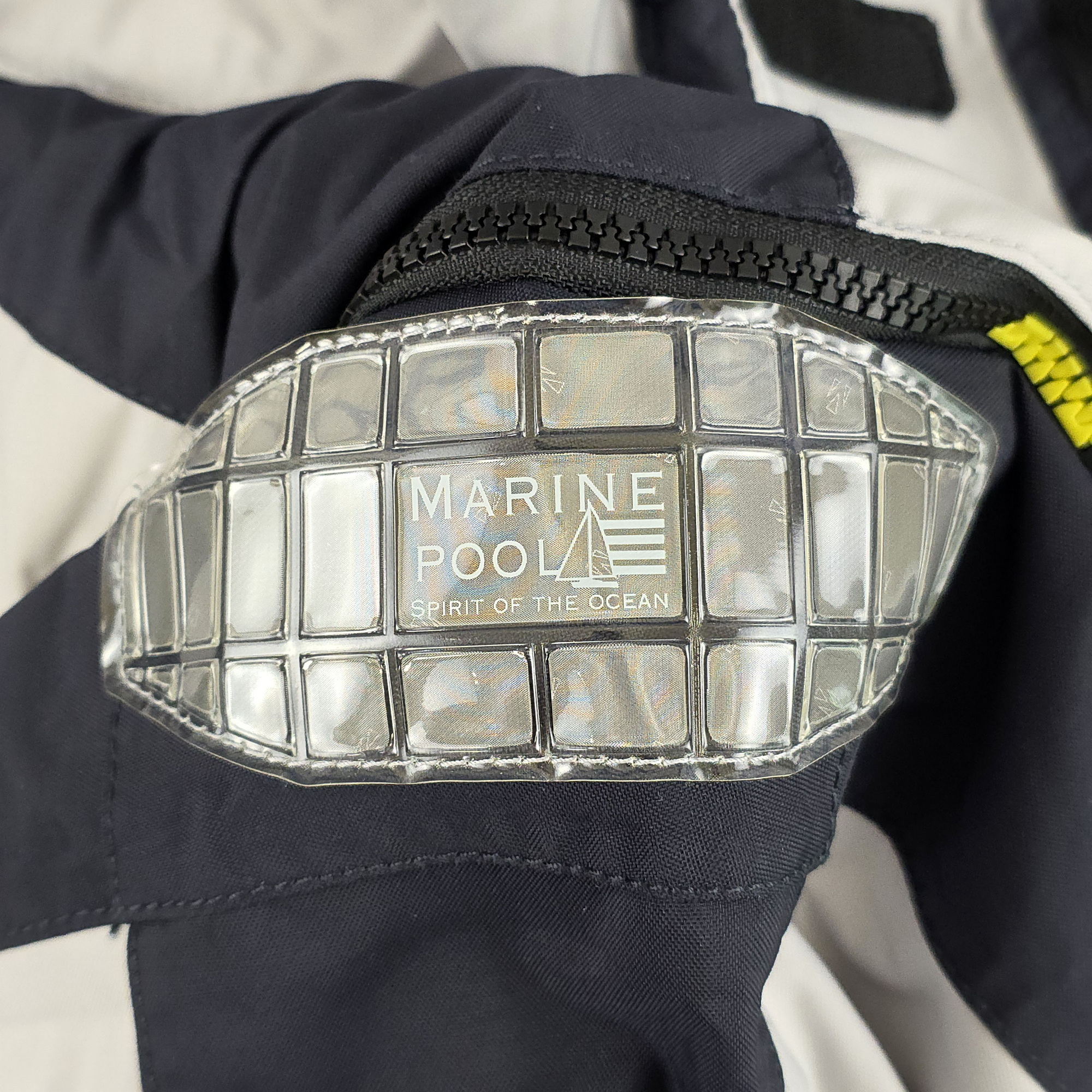 Купить Спасательный жилет Marinepool ISO Integrale 5003735 220N S встроенный в водонепроницаемую куртку 7ft.ru в интернет магазине Семь Футов