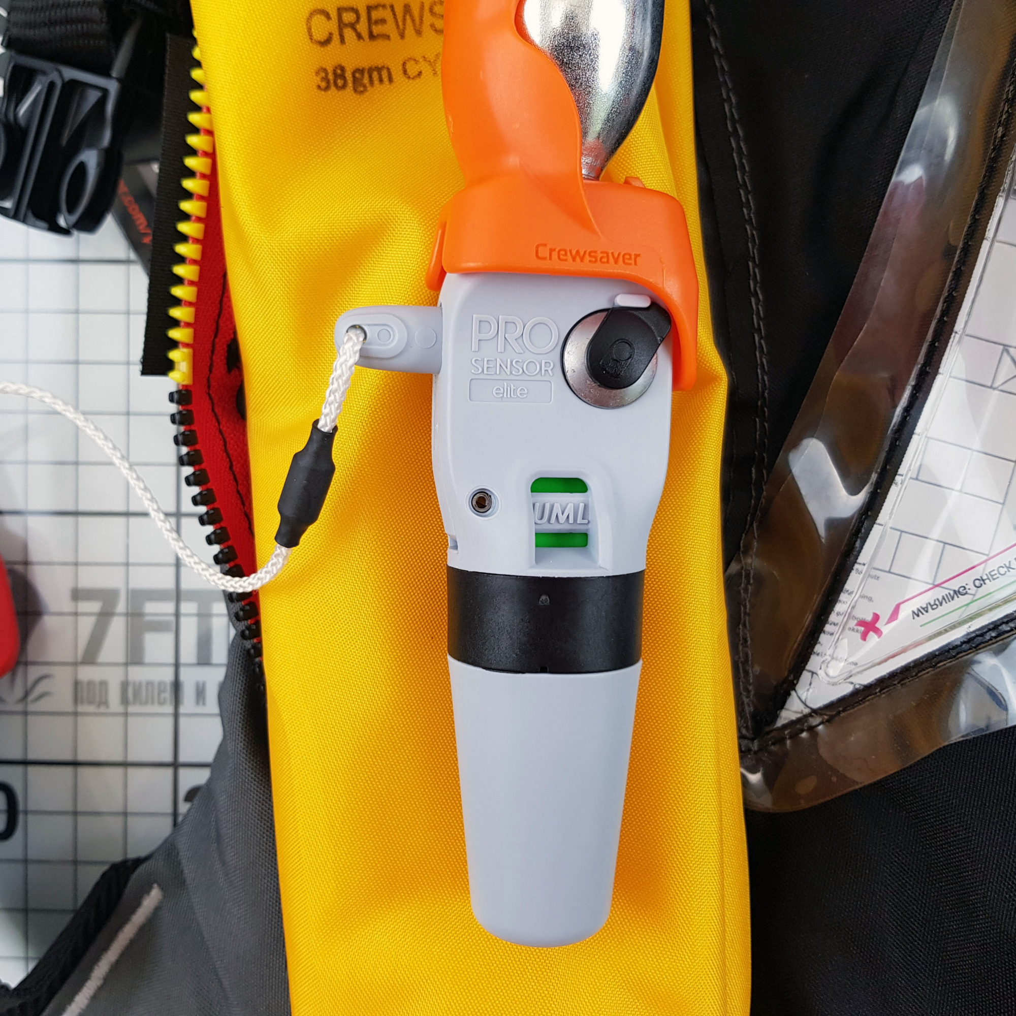 Купить Надувной спасательный жилет CrewSaver Crewfit 180N Pro 9020BRA чёрный/красный с автоматическим пусковым механизмом 7ft.ru в интернет магазине Семь Футов