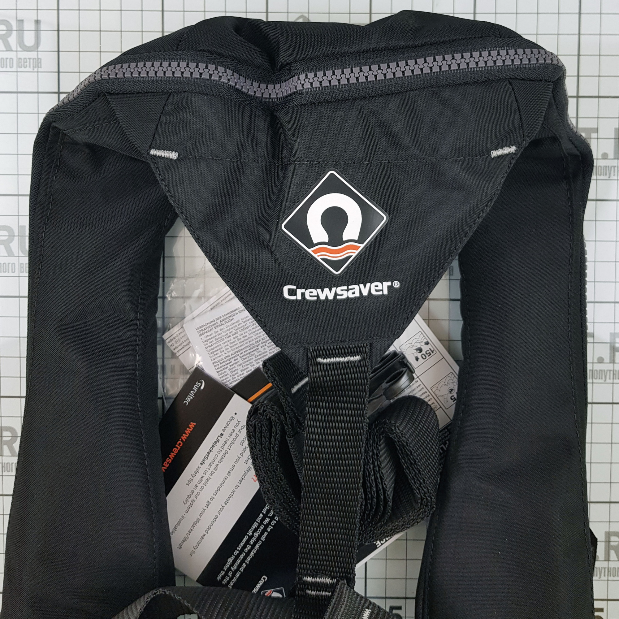 Купить Надувной спасательный жилет CrewSaver Crewfit 165N Sport 9710BLA чёрный с автоматическим пусковым механизмом 7ft.ru в интернет магазине Семь Футов