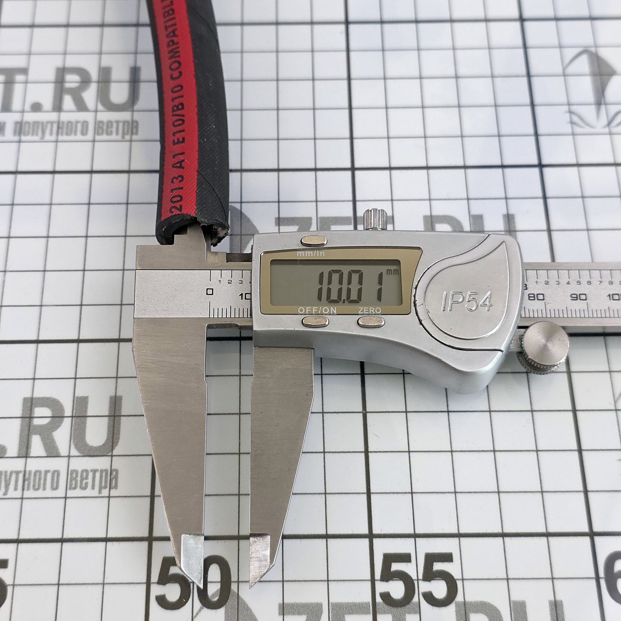 Купить Специальный топливный шланг Hoses Technology Carbopomp/M10 TGLSL007010019040 Ø19ммx40м внутренний Ø10мм >14бар для дизельного топлива, биодизельного топлива и неэтилированного топлива из чёрной резины армированной синтетической нитью 7ft.ru в интернет магазине Семь Футов